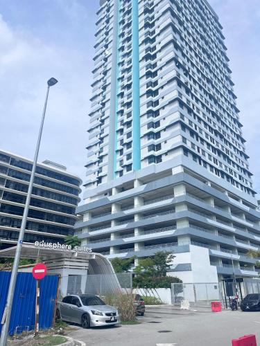 Near MMU UOC | Couple 2pax Studio | Modern Home - image 7