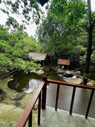 View, Nature Retreat by the Waterfall, Toom Sara Village near Cong Vien Suoi Khoang Nong Nui Than Tai