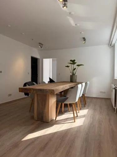 NOOQA Cologne - Comfort Riverside Home -160 qm, 2 Floors in Köln, Deutschland