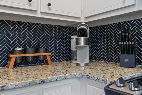 13 Huntcliff Dr Cartersville - image 2