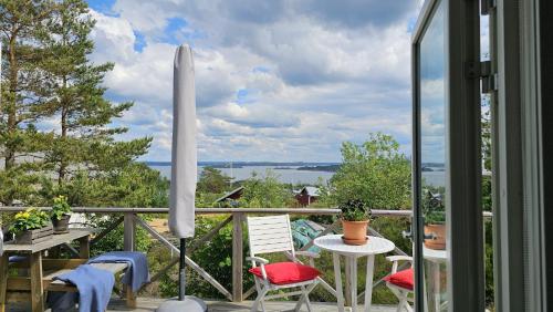 Cottage with sea view at Tjorn Island, Stora Dyrön (фото 4)