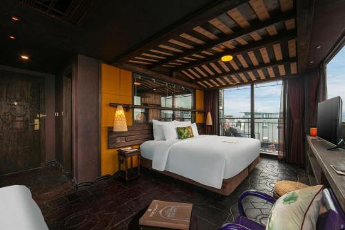 Shared lounge/TV area, Kecho Legacy Hotel & Spa in Hanoi