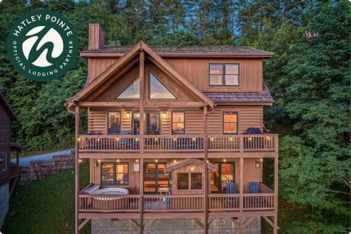 4BR Cabin with Ski Resort, Mtn Views & Hot Tub, Swiss
