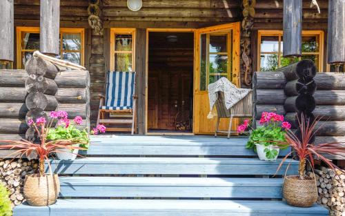 Entrance, Seaside log-house 'Merehobeda' with sauna and hot tub in Lohusalu