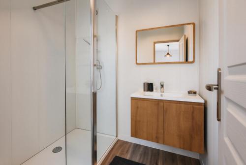 Chalet Charmant à Louer pour 4-6 Personnes dans le Morvan Rouvray 21 avec SPA (Chalet Charmant a Louer pour 4-6 Personnes dans le Morvan Rouvray 21 avec SPA) in Saulieu