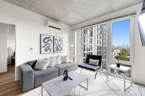 Brand New 4BR Apartment in Heart of Chicago