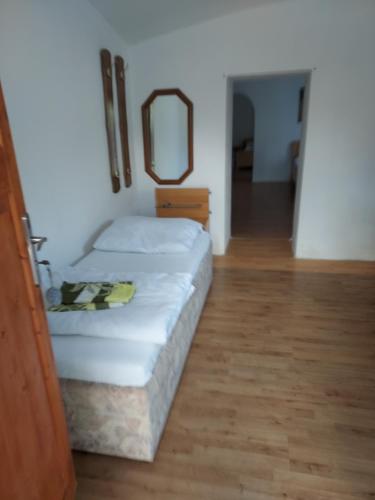 Samoobslužný Apartmán v okresu Děčin (Samoobsluzny Apartman v okresu Decin) in Velka Bukovina