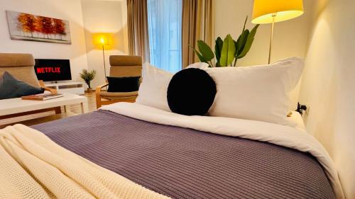 Charming 1BR Retreat in Central Bucharest - image 3