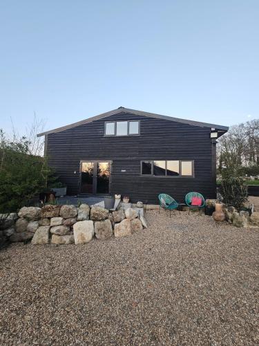 Upper Winstone Pond Lodge in Godshill and Wroxall