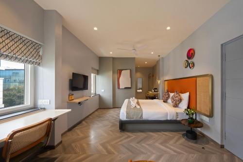 room detail thumbnail 1