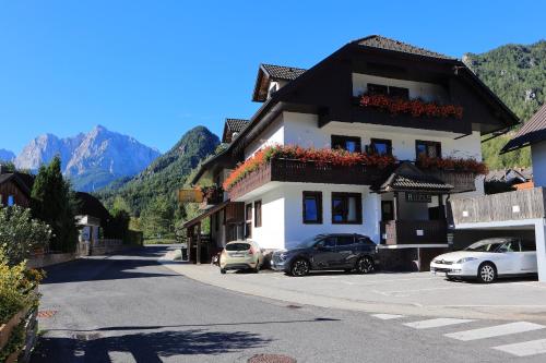 Apartments Rozle 1