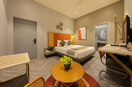 room detail thumbnail 1