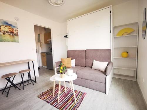 Studio Little Sun I Tout à pied I Cosy et détente (Studio Little Sun I Tout a pied I Cosy et detente) in Frejus