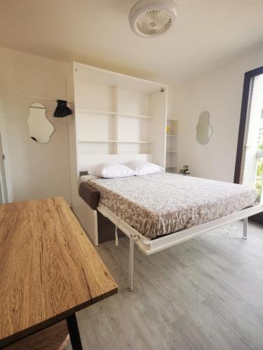 Studio Little Sun I Tout à pied I Cosy et détente (Studio Little Sun I Tout a pied I Cosy et detente) in Frejus