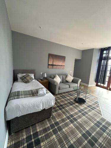 West End Hotel in เนิร์น