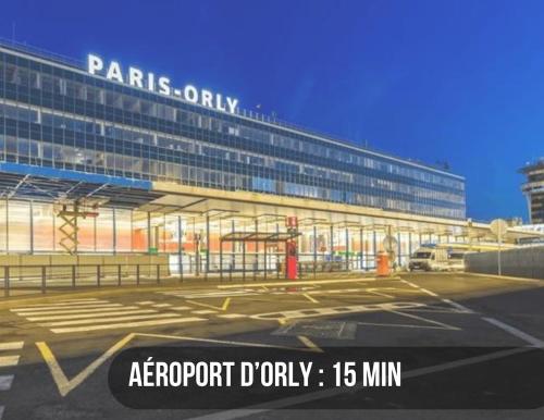 House sleeps 5 Orly Airport Paris in Arcueil
