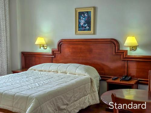1 double bed, 1 twin bed