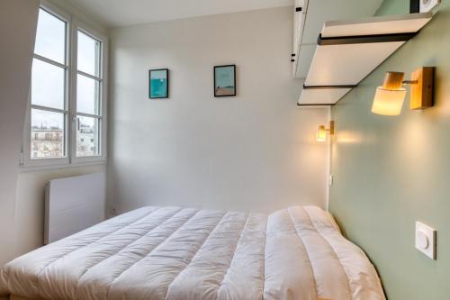 On Room Last Floor - Batignolles, Parigi