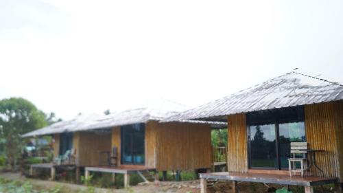 Rice Field Bungalows in Plai Phraya