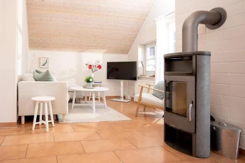 Fischerliesel Greetsiel für bis zu 4 Personen mit Kaminofen und Whirlpool - Haustiere herzlich willkommen, direkt am Hafen in Greetsiel, Deutschland