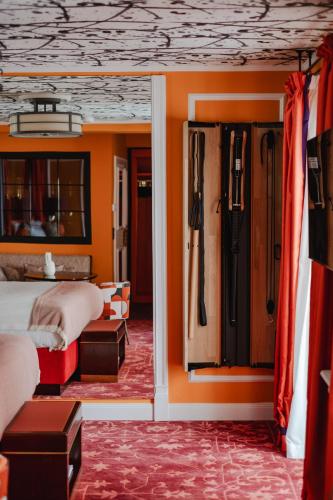 room detail thumbnail 1