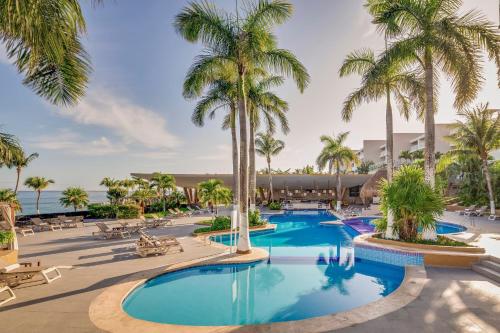 Piscina, Fiesta Americana Cozumel All Inclusive in Cozumel Waterfront