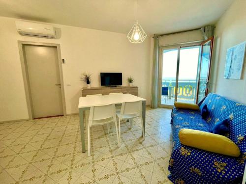 Beachfront flat with sea view, Порто-Санта-Маргерита-ди-Каорле (фото 6)