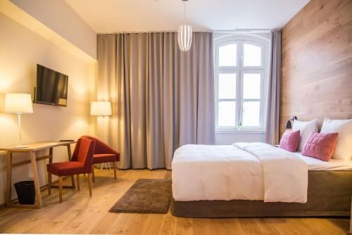 1 queen bed