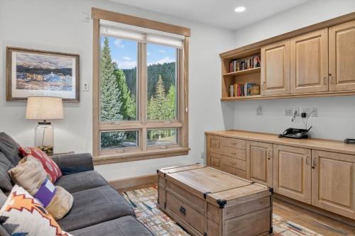 Mountain Bear Lodge – Breckenridge, CO