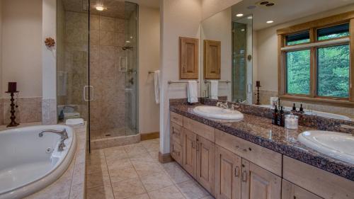 Mountain Bear Lodge – Breckenridge, CO