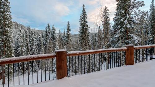 View, Paradise Meadow Lodge in Sally Barber