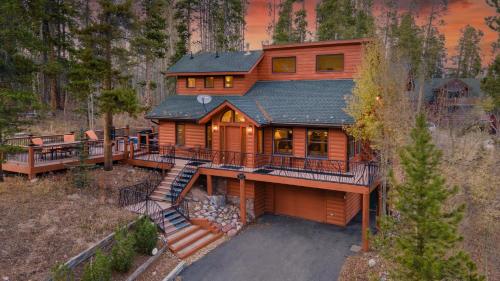 Quicksilver Lodge