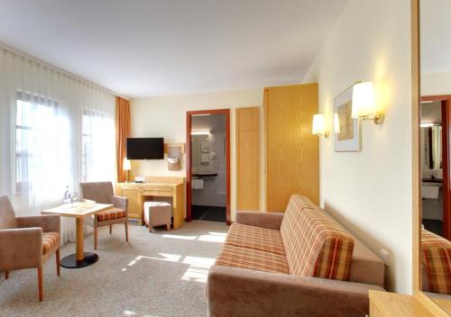 Ringhotel Warnemünder Hof - image 2