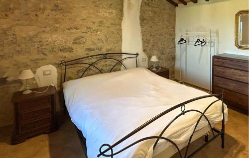 2 Bedroom Cozy Apartment In Arcidosso in Arcidosso