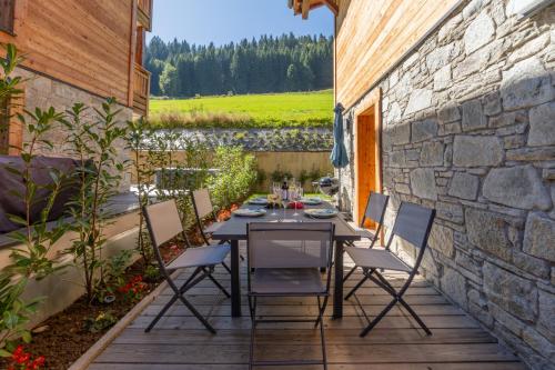 Balcony/terrace, Tanniere des Ours Apartment - Snow and Trek - Morzine near Pre-Favre Ski Lift