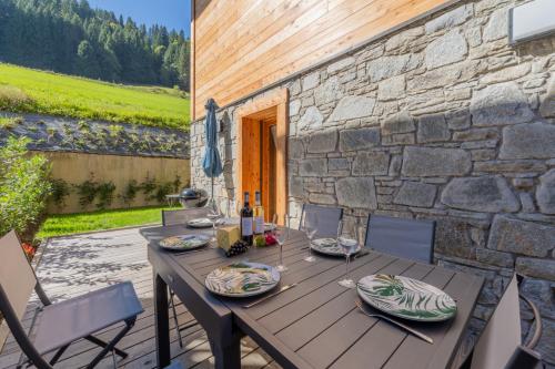 Balcony/terrace, Tanniere des Ours Apartment - Snow and Trek - Morzine near Pre-Favre Ski Lift