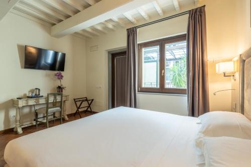 Hotel Embassy - image 8