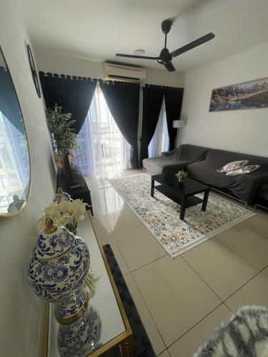 Aurora Liza Homestay KBCC Service Apartment