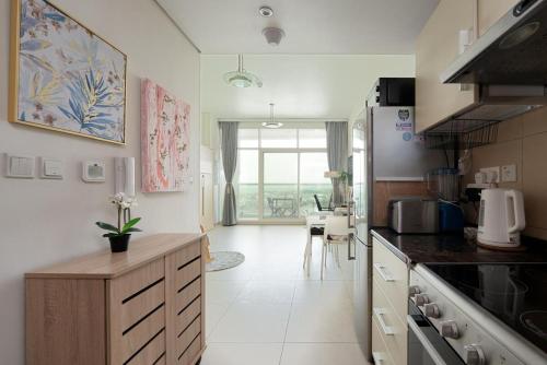 Fully Furnished Studio Hilliana Tower Sea View and Burj View, Dubaj (fotografie 3)