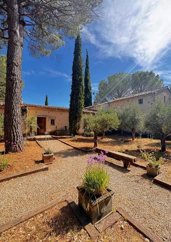 La Bastide des Cadenieres in Villecroze ciems