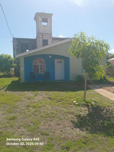 Cheerful Private Bedroom with AC in Corral Spring