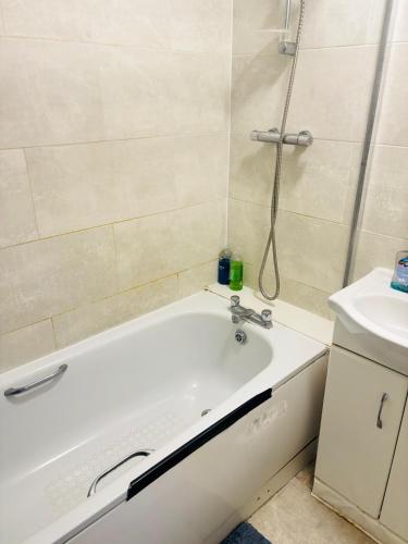 London Economy Stay at 31 3