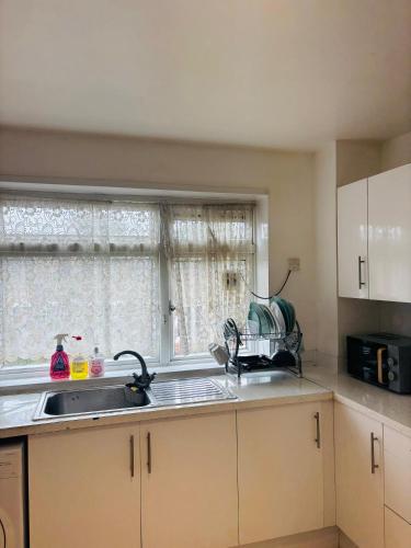 London Economy Stay at 31 4