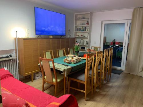 Fair House Near Düsseldorf- 5 Bedrooms, Garden, Terrace Parking (Fair House Near Dusseldorf- 5 Bedrooms, Garden, Terrace Parking) in Haan