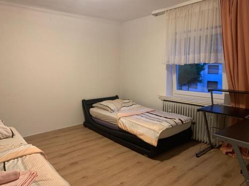 Fair House Near Düsseldorf- 5 Bedrooms, Garden, Terrace Parking (Fair House Near Dusseldorf- 5 Bedrooms, Garden, Terrace Parking) in Haan