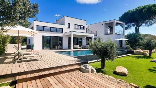 Villa Juca, 10 pers, piscine chauffée, 10 minutes plage - Location, gîte - Zonza