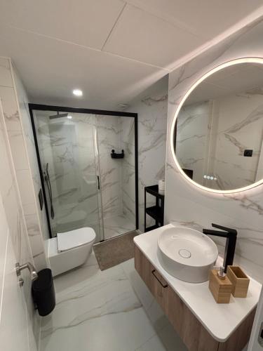 Luxury Apartment near Madrid, Airport, IFEMA, City Center, Madrid (Foto 4)
