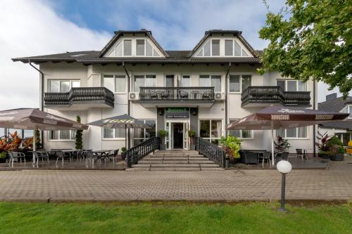 . Butenas Hotel Tyla