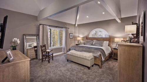Time Flys Lodge – Steamboat Springs, CO