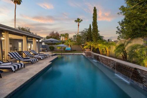 Grand Camino - Stylish Vibes Pool Grille Firepit